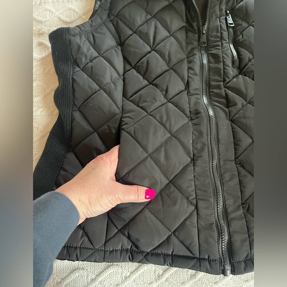 Andrew Marc Black Quilted Vest Zipper Closure Women’s Size XL - Picture 6 of 16